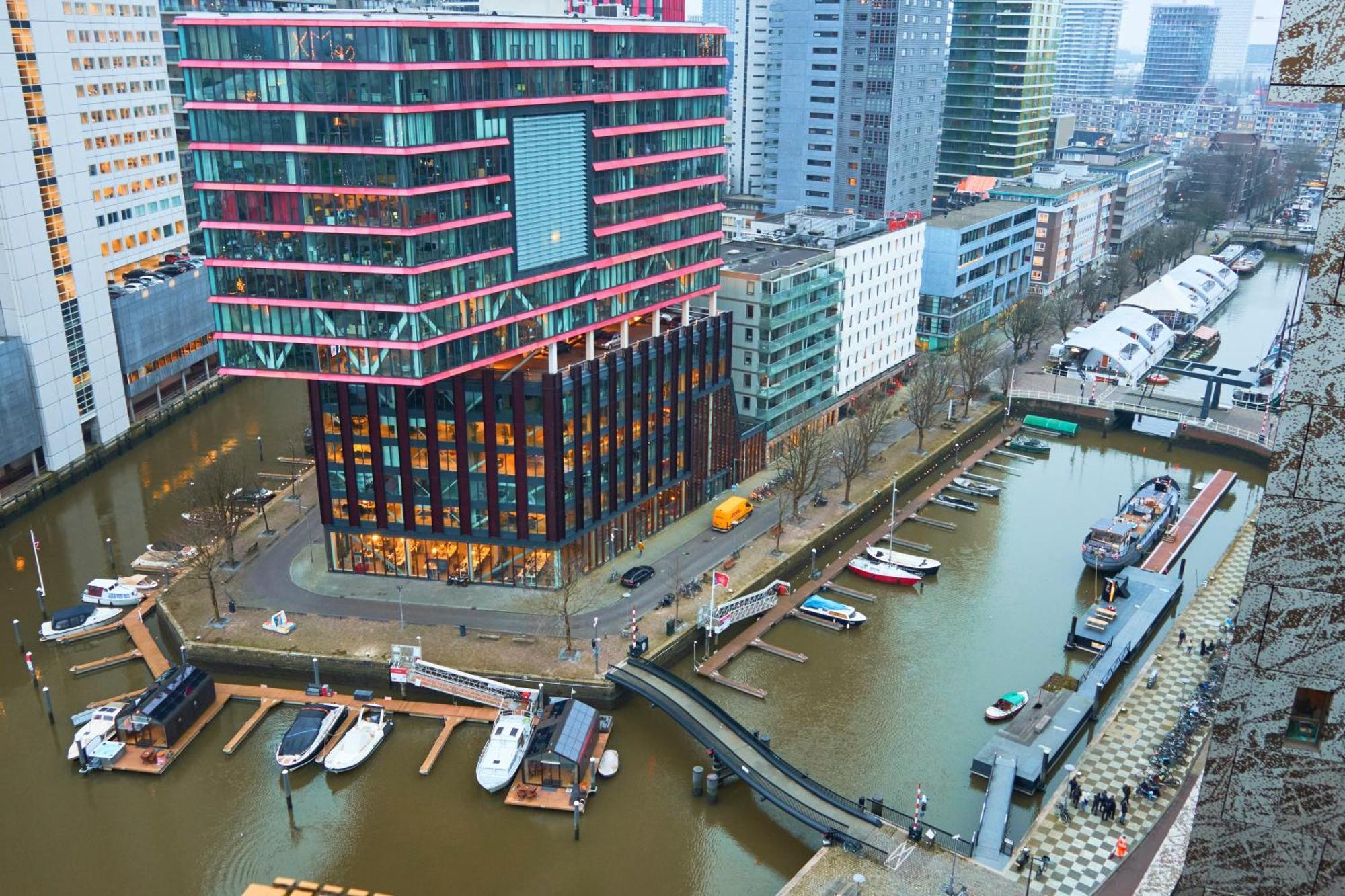 Hotel De Coaster & Aquarium Ponton Rotterdam Esterno foto